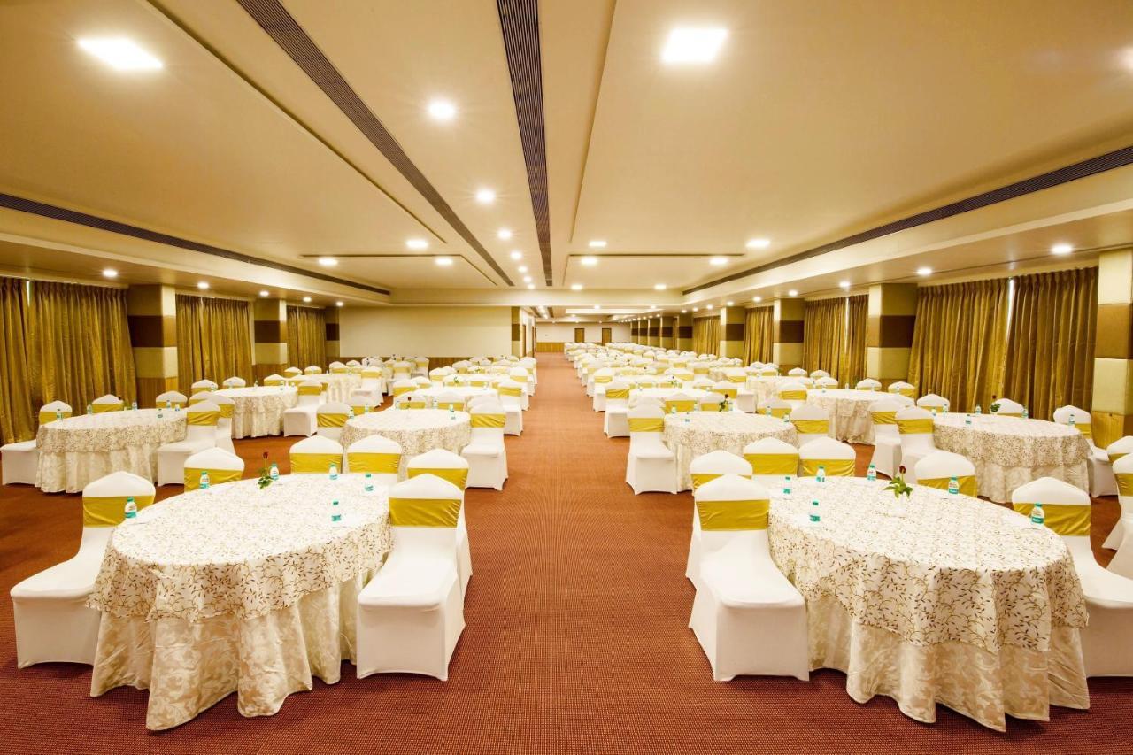 Hotel Central Park Манипала Экстерьер фото